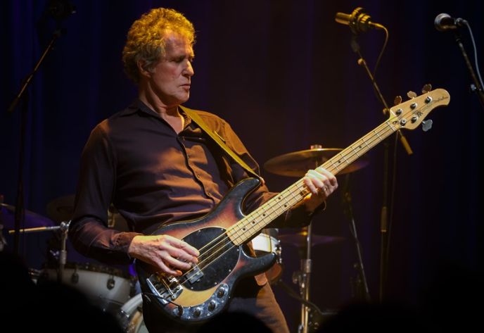 JOHN ILLSLEY (DIRE STRAITS)